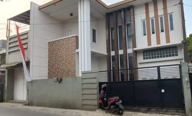 Jual Rumah STRATEGIS cocok untuk Kantor ataupun hunian di dekat Polban sariwangi Gegerkalong Bandung