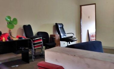 Ruko Sewa 1,5 Lantai Siap Huni dan Strategis di Jl. Batuampar, Condet