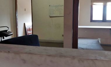 Ruko Sewa 1,5 Lantai Siap Huni dan Strategis di Jl. Batuampar, Condet