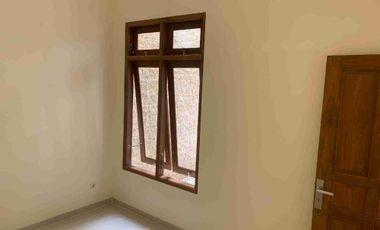 Rumah Baru Klasik Luas Mewah di Sumber dekat Manahan Solo Kota