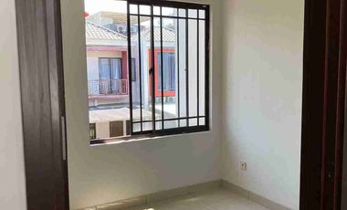 Rumah Cantik di Green Lake City