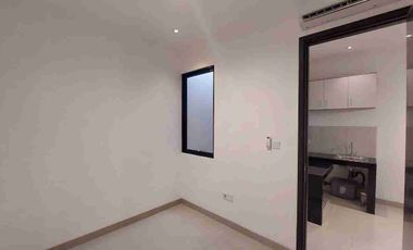 Condohouse green royal