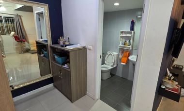 Great Value!  Townhouse for Sale – Pruksa 63 Village, Bangkadi – Pathum Thani Corner unit with spacious side yard, total area 30.2 sq.wah (≈121 m²) an