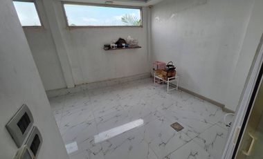 Great Value!  Townhouse for Sale – Pruksa 63 Village, Bangkadi – Pathum Thani Corner unit with spacious side yard, total area 30.2 sq.wah (≈121 m²) an