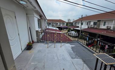 Great Value!  Townhouse for Sale – Pruksa 63 Village, Bangkadi – Pathum Thani Corner unit with spacious side yard, total area 30.2 sq.wah (≈121 m²) an