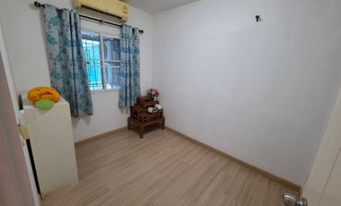 Great Value!  Townhouse for Sale – Pruksa 63 Village, Bangkadi – Pathum Thani Corner unit with spacious side yard, total area 30.2 sq.wah (≈121 m²) an