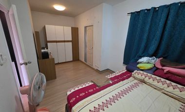 Great Value!  Townhouse for Sale – Pruksa 63 Village, Bangkadi – Pathum Thani Corner unit with spacious side yard, total area 30.2 sq.wah (≈121 m²) an