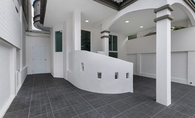 ทาวน์โฮม 3 ชั้นตกแต่งใหม่ เศรณี ดอนเมือง-สรงประภา บ้านพร้อมอยู่ ทำเลใกล้สนามบินดอนเมือง