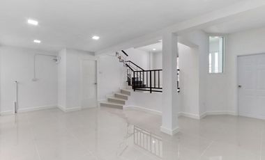 ทาวน์โฮม 3 ชั้นตกแต่งใหม่ เศรณี ดอนเมือง-สรงประภา บ้านพร้อมอยู่ ทำเลใกล้สนามบินดอนเมือง