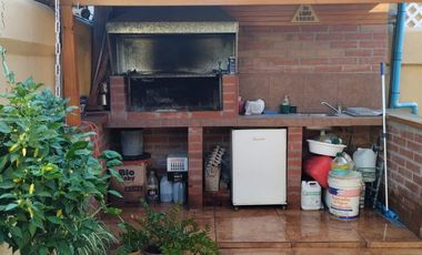 Hermosa Casa en 2 pisos 4d 3b en pasaje seguro y tranquilo construcción solida en Padre Hurtado