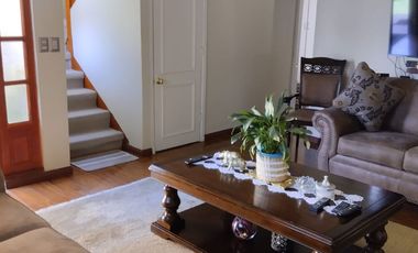 Hermosa Casa en 2 pisos 4d 3b en pasaje seguro y tranquilo construcción solida en Padre Hurtado