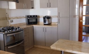 Hermosa Casa en 2 pisos 4d 3b en pasaje seguro y tranquilo construcción solida en Padre Hurtado