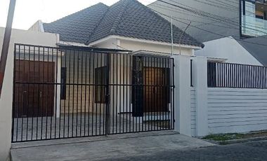 Rumah disewakan di Mulyorejo, Surabaya