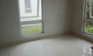 satu2 nya. townhouse. selatannya. jkt. termurah.     lingkungan. asri.    one. gate.