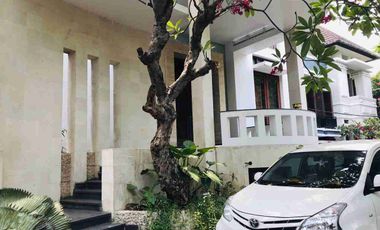 Disewakan Rumah Full Furnished Siap Huni di Jl. Cokroaminoto, Menteng