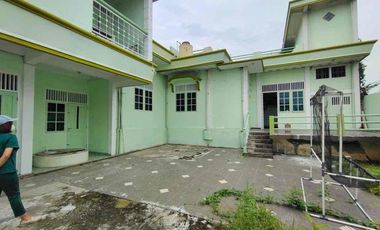 Disewakan Rumah besar lokasi tengah kota Demang Lebar Daun