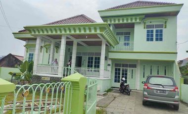 Disewakan Rumah besar lokasi tengah kota Demang Lebar Daun
