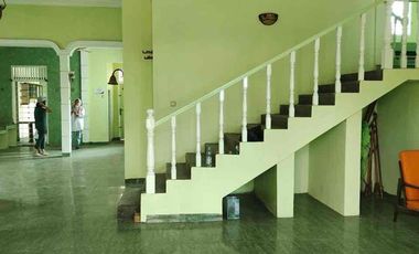 Disewakan Rumah besar lokasi tengah kota Demang Lebar Daun