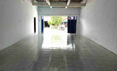 Rumah usaha dijual murah, Lokasi strategis Di Jalan, Kwatu, Mojoanyar, Mojokerto