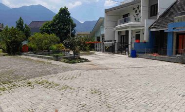 Rumah vila tanah luas ada kolam renang di komplek sabda alam