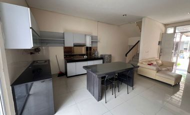 Disewa Rumah 2 Lantai Siap Huni Bagus Green Lake City Cluster Amerika Latin Jakarta Barat