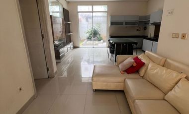 Disewa Rumah 2 Lantai Siap Huni Bagus Green Lake City Cluster Amerika Latin Jakarta Barat