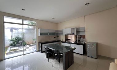 Disewa Rumah 2 Lantai Siap Huni Bagus Green Lake City Cluster Amerika Latin Jakarta Barat