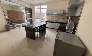 Disewa Rumah 2 Lantai Siap Huni Bagus Green Lake City Cluster Amerika Latin Jakarta Barat