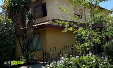 Las Condes Casa 5 Dormitorios 3 Baños 208 M2 Útil 282 M2 Total