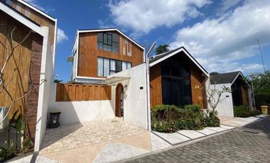 For Sale or rent  luxury villa walking distance nuanu beach on jalan pantai nyanyi