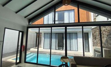 For Sale or rent  luxury villa walking distance nuanu beach on jalan pantai nyanyi