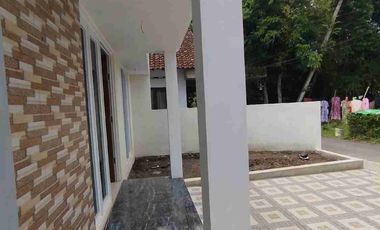 rumah baru di selatan pasar godean, dekat calon POLDA DIY