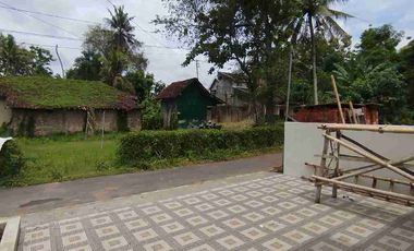 rumah baru di selatan pasar godean, dekat calon POLDA DIY