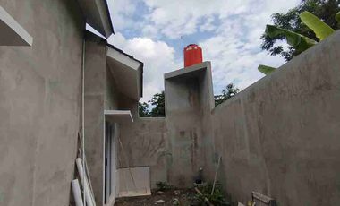 rumah baru di selatan pasar godean, dekat calon POLDA DIY