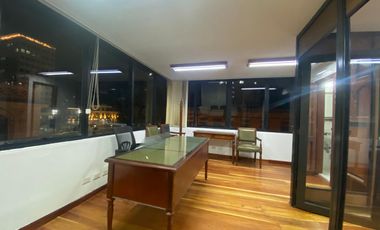 ARRIENDA OFICINA EN EL CENTRO