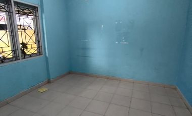 For Quick Sale: Move-In Ready Home Facing a Green Park in a City Cluster