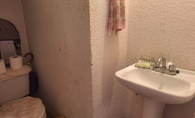 Venta de casa en Los Heroes Tecamac 6a. Sector 26 EM 26-275 EP