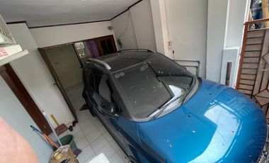 SALE! HOUSE AT PONDOK UNGU PERMAI BLOK LL4 NO. 2 THERES KIOS AT FRONT OF HOUSE