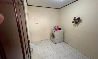 SALE! HOUSE AT PONDOK UNGU PERMAI BLOK LL4 NO. 2 THERES KIOS AT FRONT OF HOUSE