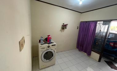 SALE! HOUSE AT PONDOK UNGU PERMAI BLOK LL4 NO. 2 THERES KIOS AT FRONT OF HOUSE