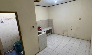 SALE! HOUSE AT PONDOK UNGU PERMAI BLOK LL4 NO. 2 THERES KIOS AT FRONT OF HOUSE