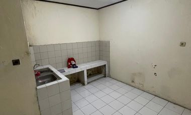 SALE! HOUSE AT PONDOK UNGU PERMAI BLOK LL4 NO. 2 THERES KIOS AT FRONT OF HOUSE