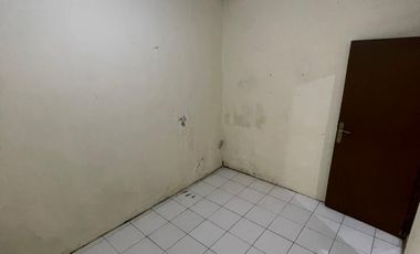 SALE! HOUSE AT PONDOK UNGU PERMAI BLOK LL4 NO. 2 THERES KIOS AT FRONT OF HOUSE