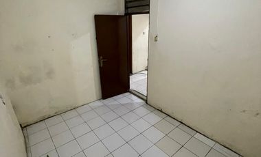 SALE! HOUSE AT PONDOK UNGU PERMAI BLOK LL4 NO. 2 THERES KIOS AT FRONT OF HOUSE