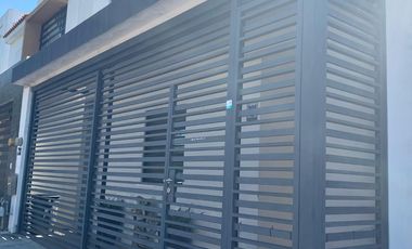 Casa en Renta en esquina con recámara en planta baja , Las Lomas Sector Bosques Gaarcia NL