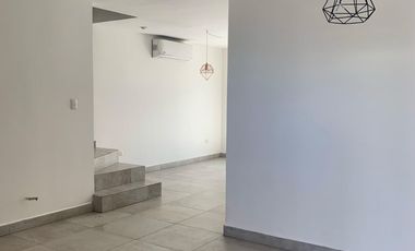 Casa en Renta en esquina con recámara en planta baja , Las Lomas Sector Bosques Gaarcia NL