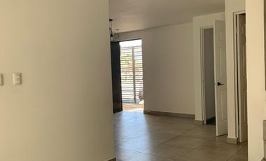 Casa en Renta en esquina con recámara en planta baja , Las Lomas Sector Bosques Gaarcia NL