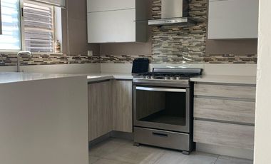 Casa en Renta en esquina con recámara en planta baja , Las Lomas Sector Bosques Gaarcia NL