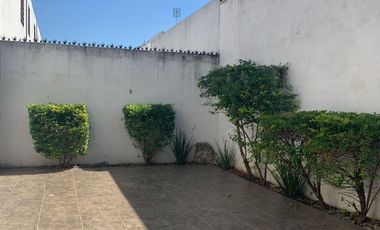 Casa en Renta en esquina con recámara en planta baja , Las Lomas Sector Bosques Gaarcia NL