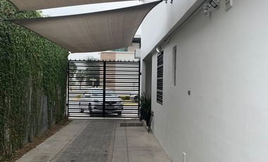 Casa en Renta en esquina con recámara en planta baja , Las Lomas Sector Bosques Gaarcia NL